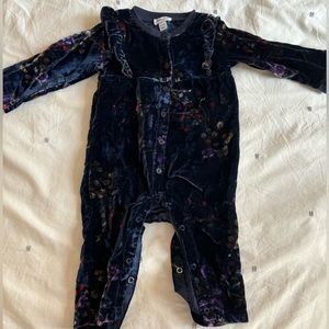 Brand new velvet baby romper, 6-9mo, Splendid